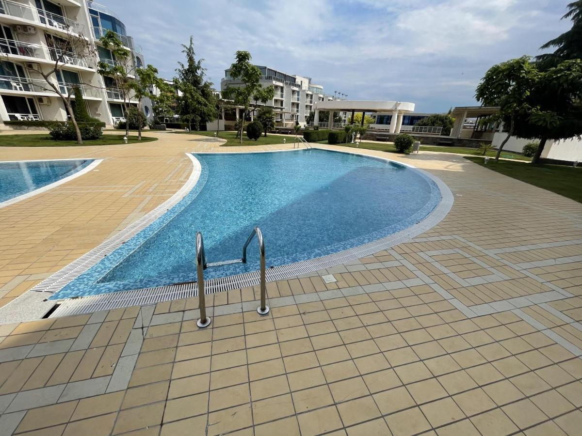 Day Dream Apartment Бургас Екстериор снимка