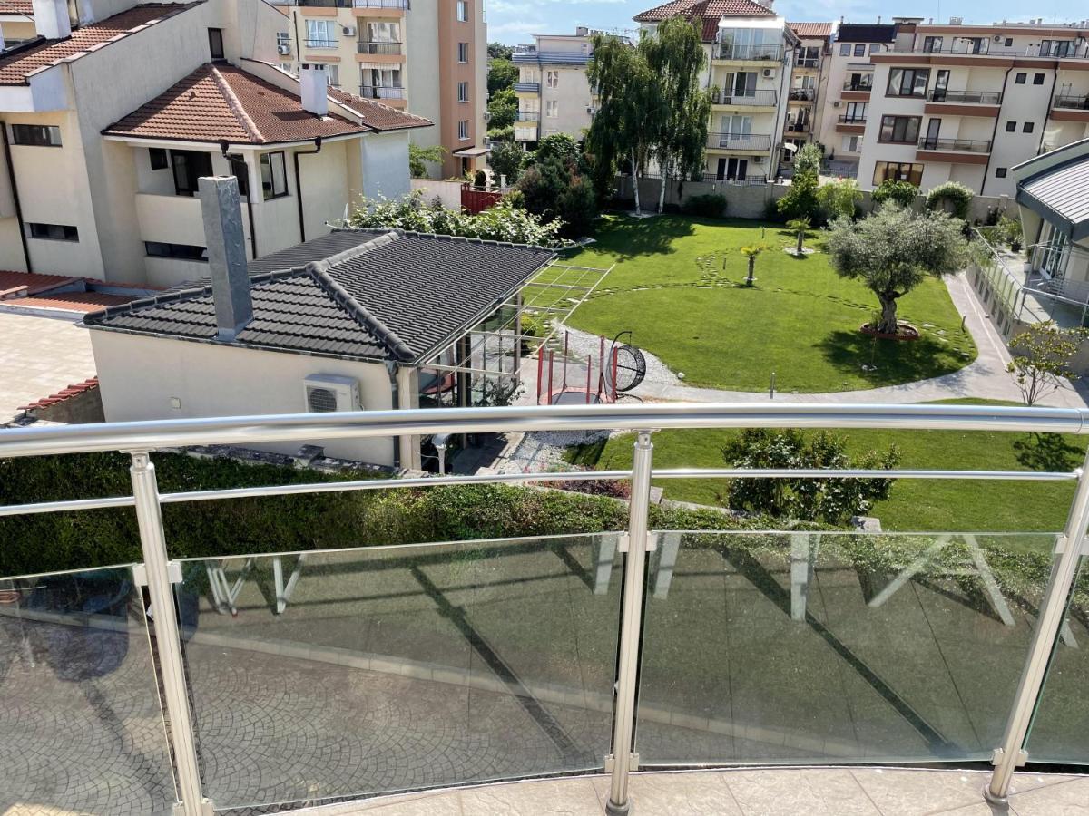 Day Dream Apartment Бургас Екстериор снимка